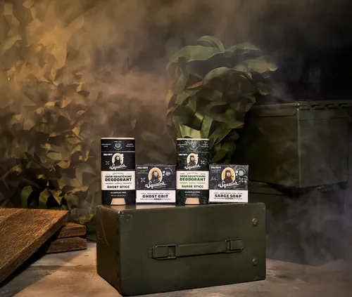 Dr. Squatch 与使命召唤合作香皂与除臭剂