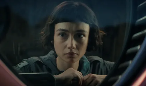 悉妮·钱德勒在《异形：地球》中的扮演场景